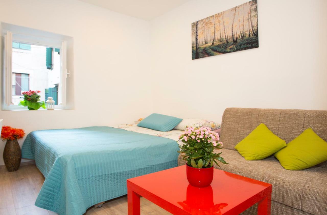 Emperor's Chambers Luxury Apartma